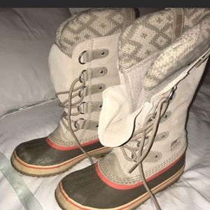 Women’s tan Sorel boots - Size 7